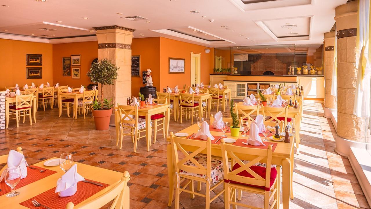 Coral Beach Resort Sharjah Exterior photo